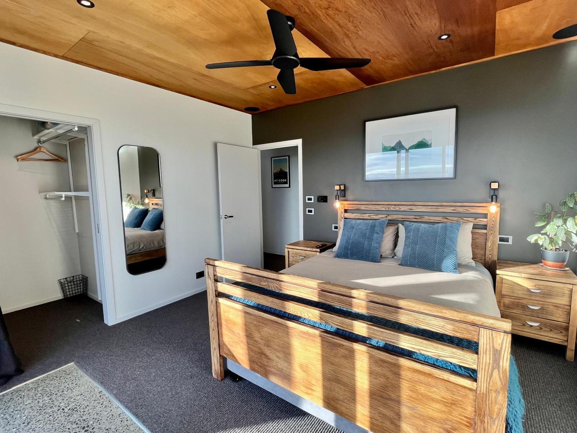 Fiordland Eco-Retreat -- Panoramic Views -- Hot Tub Villa Te Anau Kültér fotó