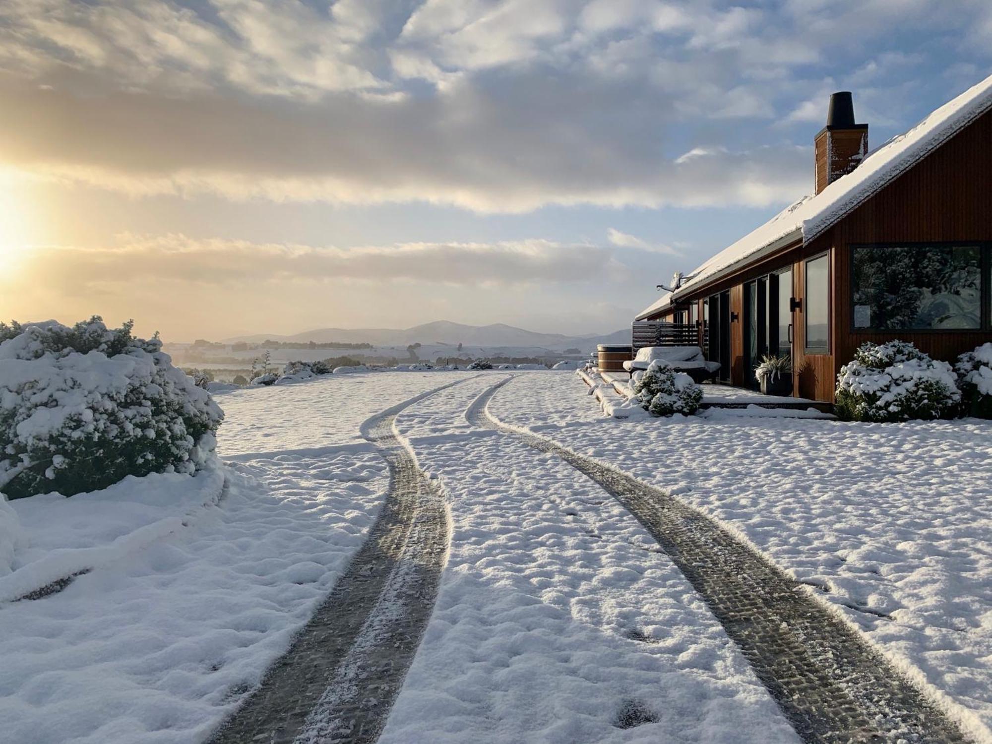 Fiordland Eco-Retreat -- Panoramic Views -- Hot Tub Villa Te Anau Kültér fotó